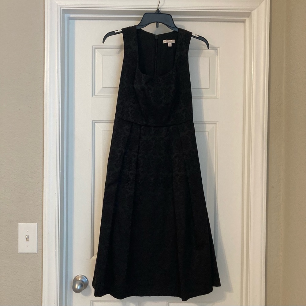 Eva Mendes classic black dress with pockets